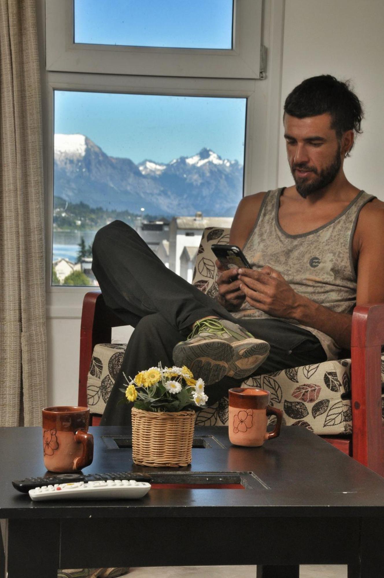 Apartamento Deleitate Con Las Vistas Al Lago Y Montanas En El Centro De